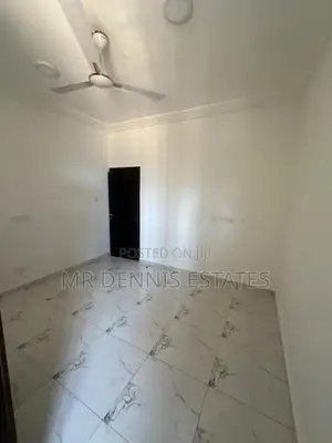 1bdrm Apartment in Westhills Mall for rent