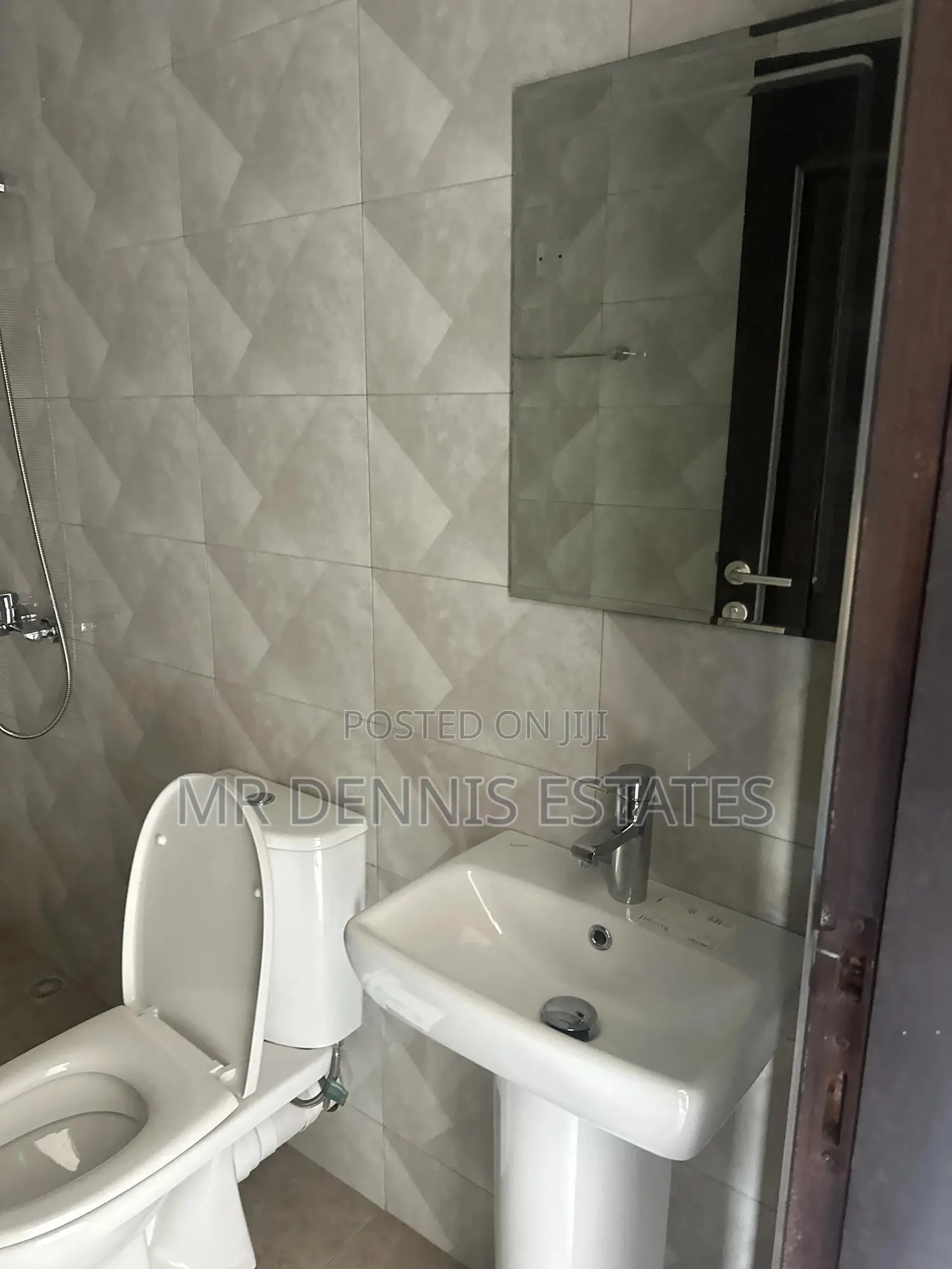 1bdrm Apartment in Westhills Mall for rent