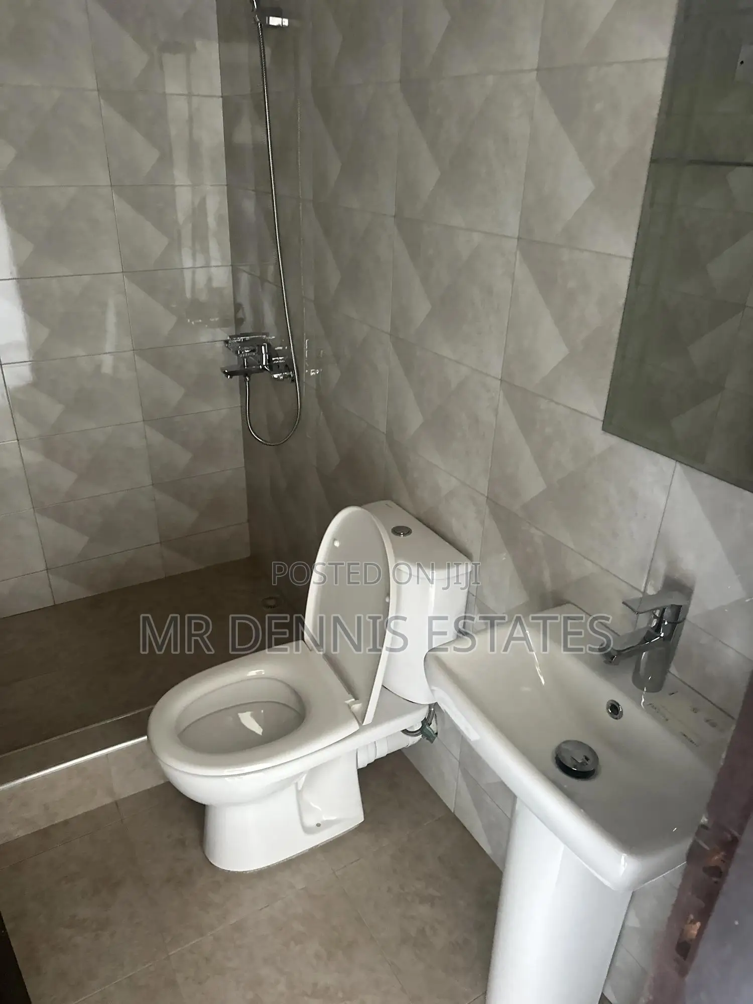 1bdrm Apartment in Westhills Mall for rent