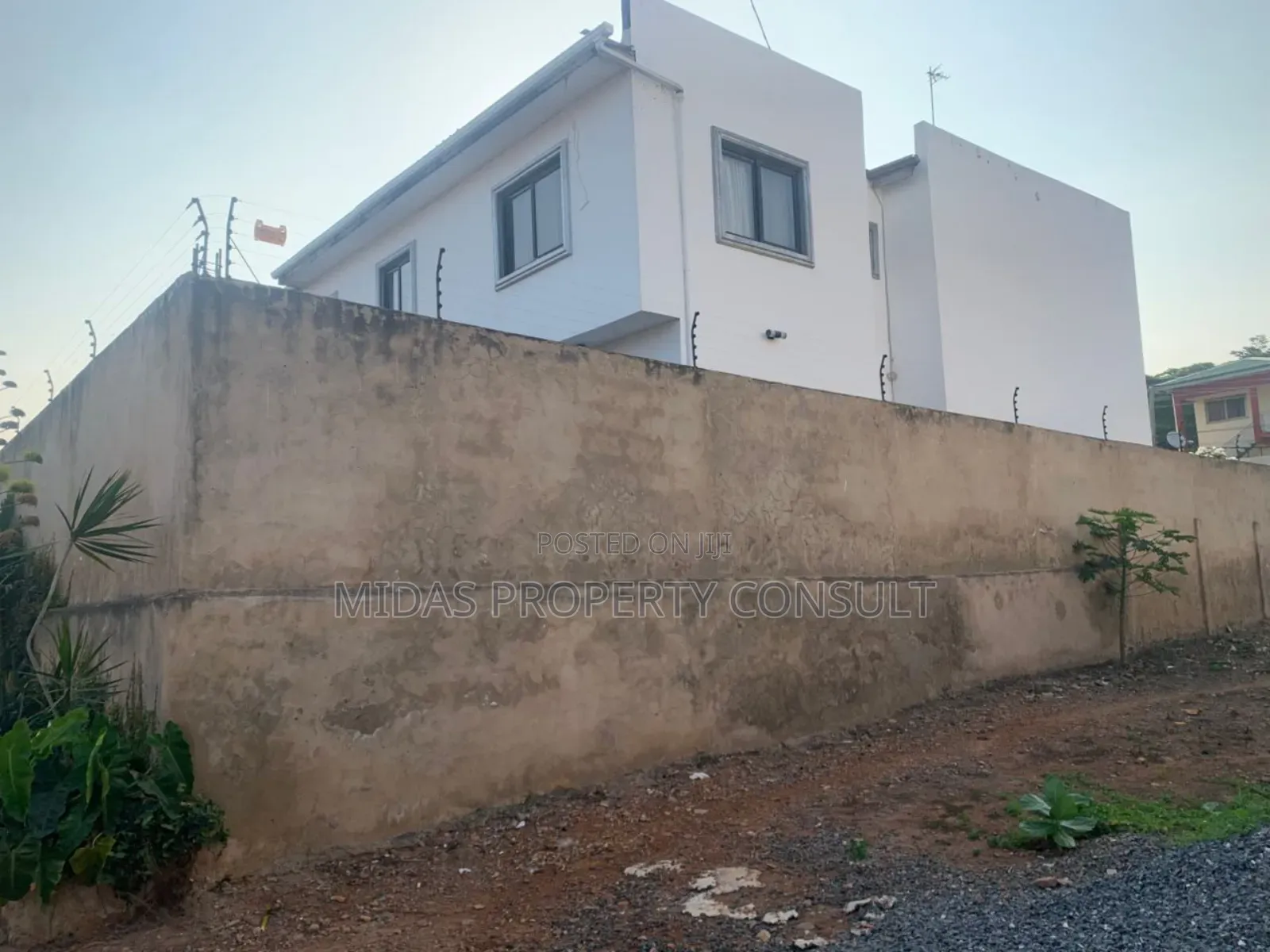 4bdrm House in A&C Mall, East Legon for sale