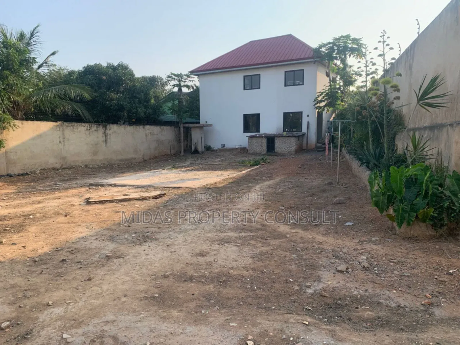 4bdrm House in A&C Mall, East Legon for sale