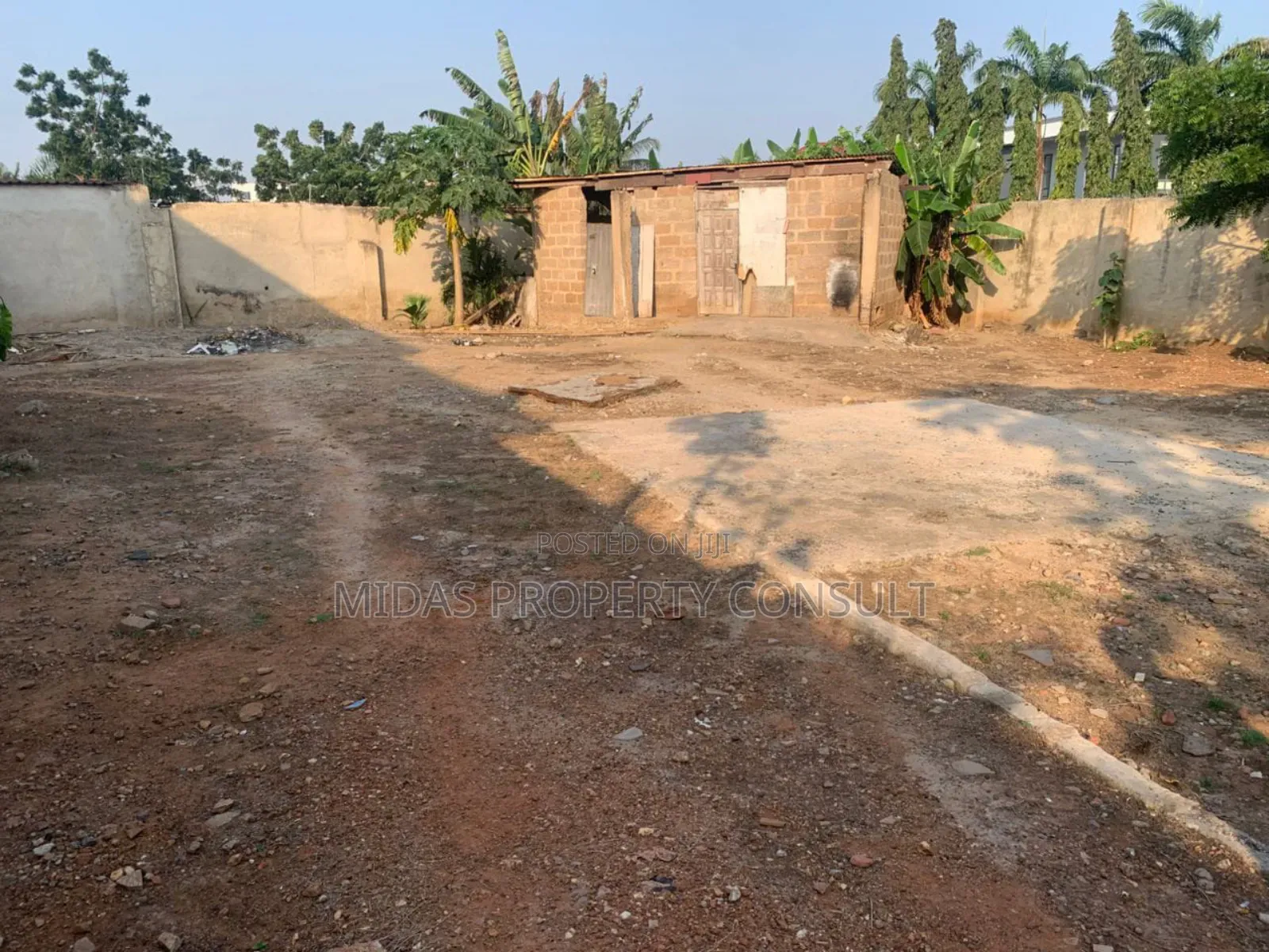 4bdrm House in A&C Mall, East Legon for sale