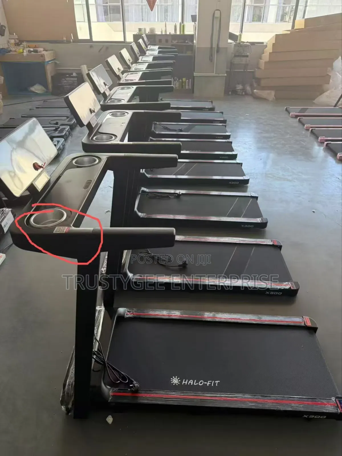 Halo-Fit Treadmill With Free Waist Twister