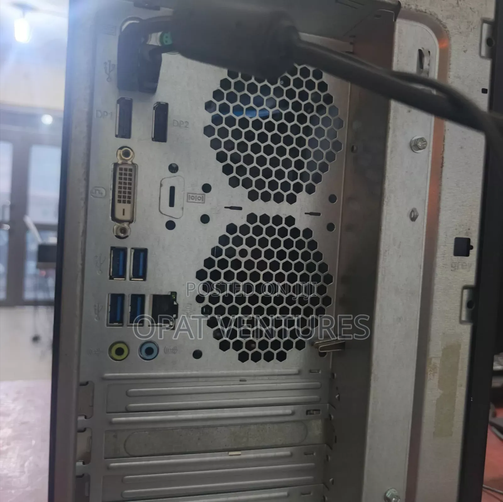 Fujitsu Esprimo P757/E85+ 12GB Intel Core i3 SSHD+SSD 1.5T