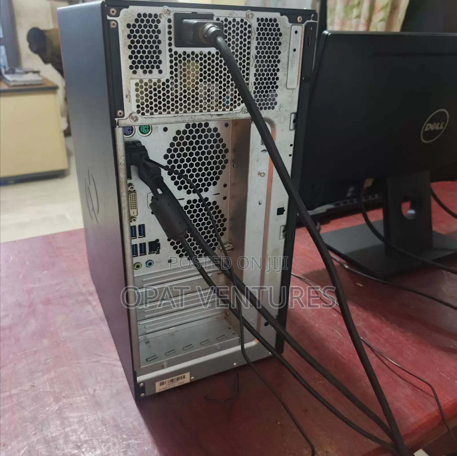 Fujitsu Esprimo P757/E85+ 12GB Intel Core i3 SSHD+SSD 1.5T