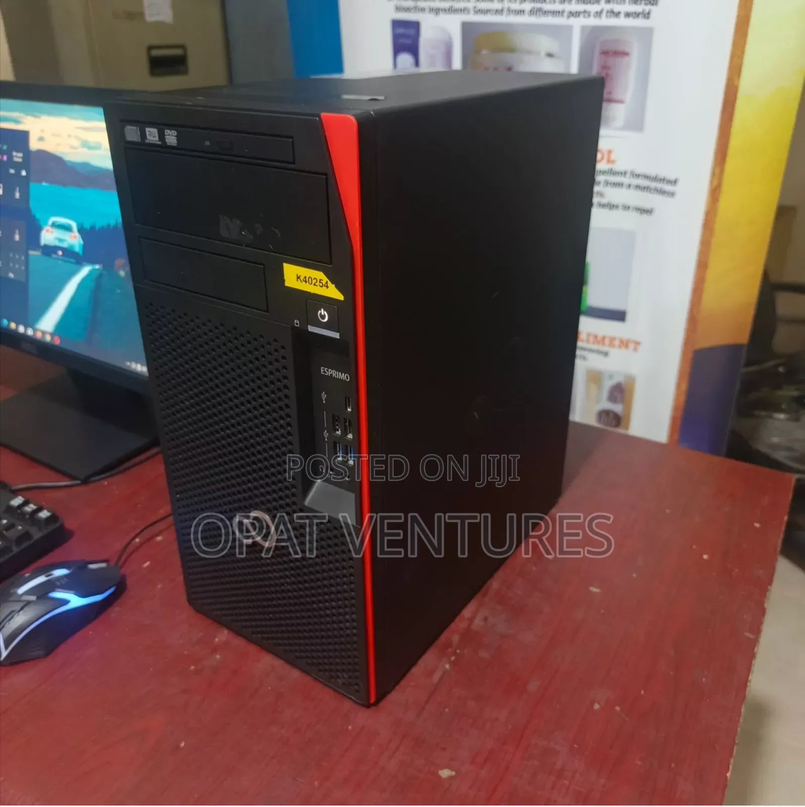 Fujitsu Esprimo P757/E85+ 12GB Intel Core i3 SSHD+SSD 1.5T
