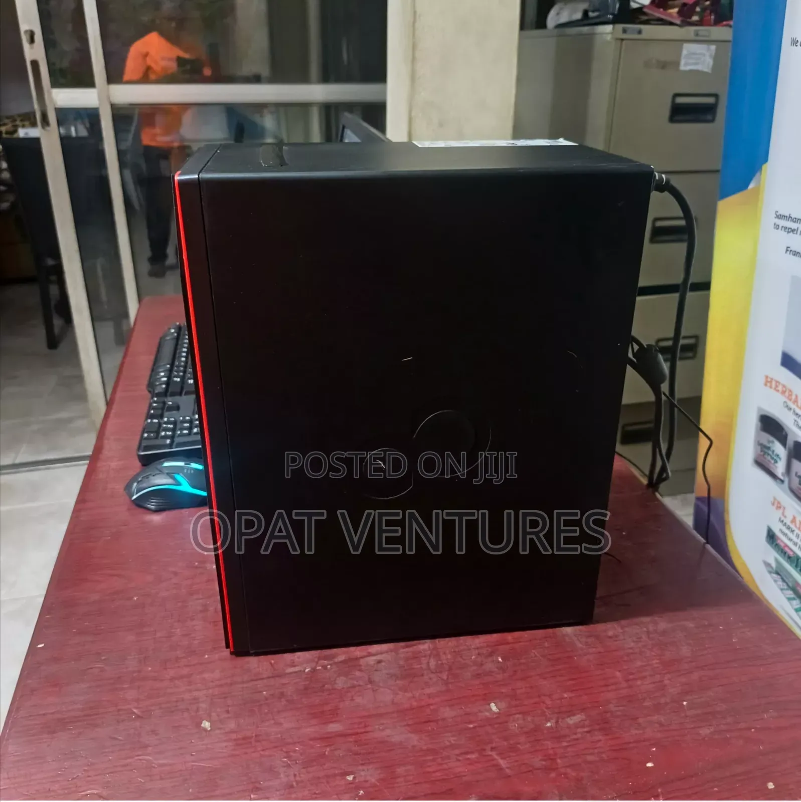 Fujitsu Esprimo P757/E85+ 12GB Intel Core i3 SSHD+SSD 1.5T