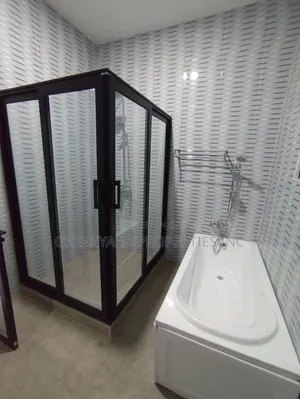 4bdrm House in Lakeside, Ashaley Botwe for sale