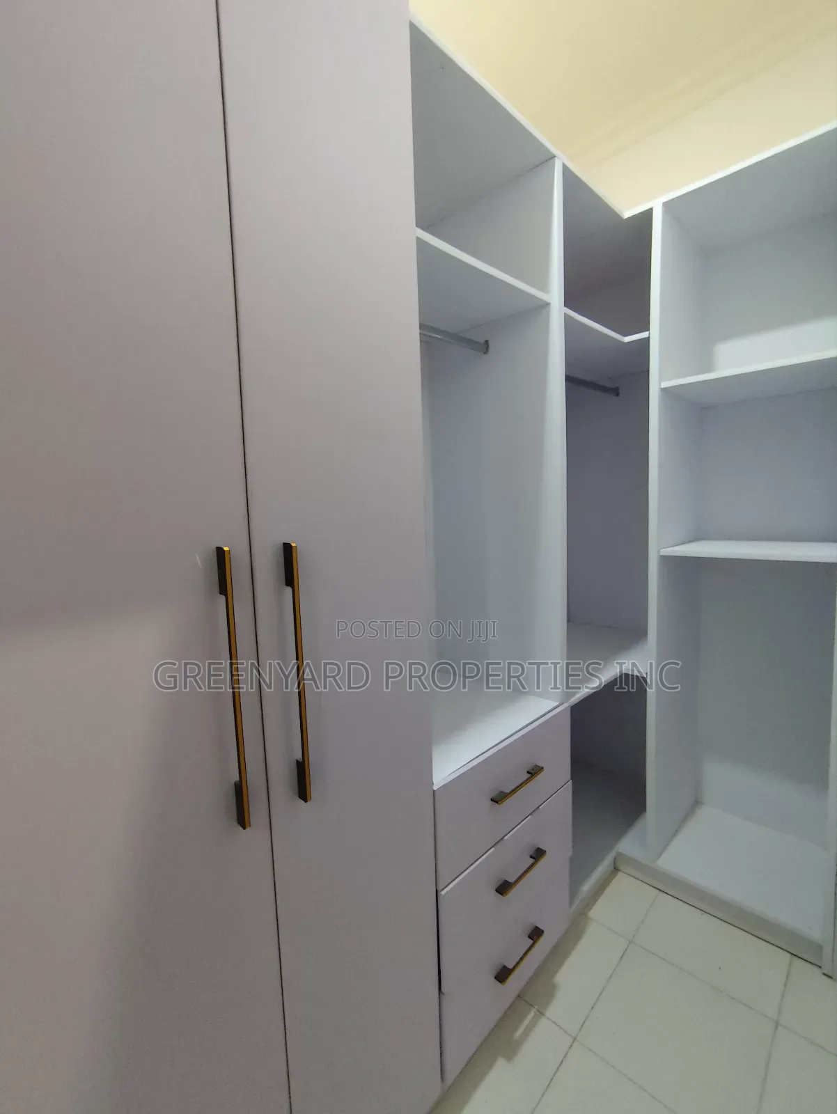 4bdrm House in Lakeside, Ashaley Botwe for sale