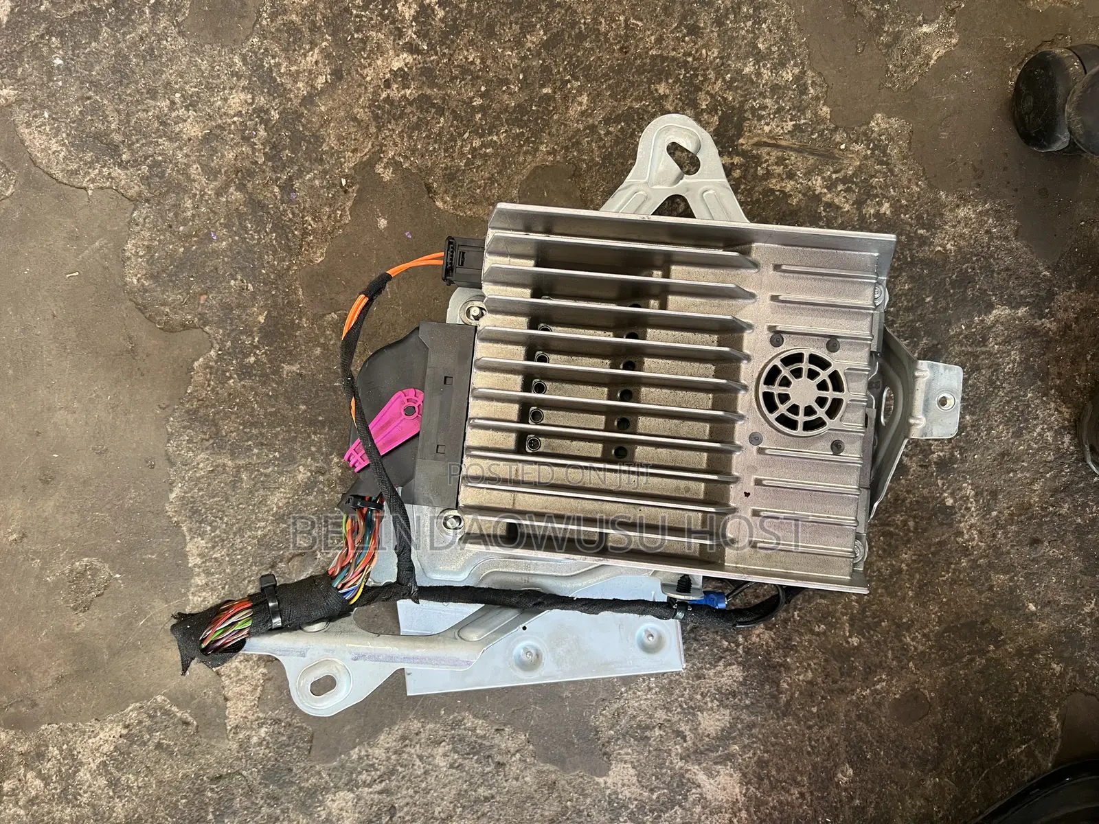 E 400 Speaker Booster