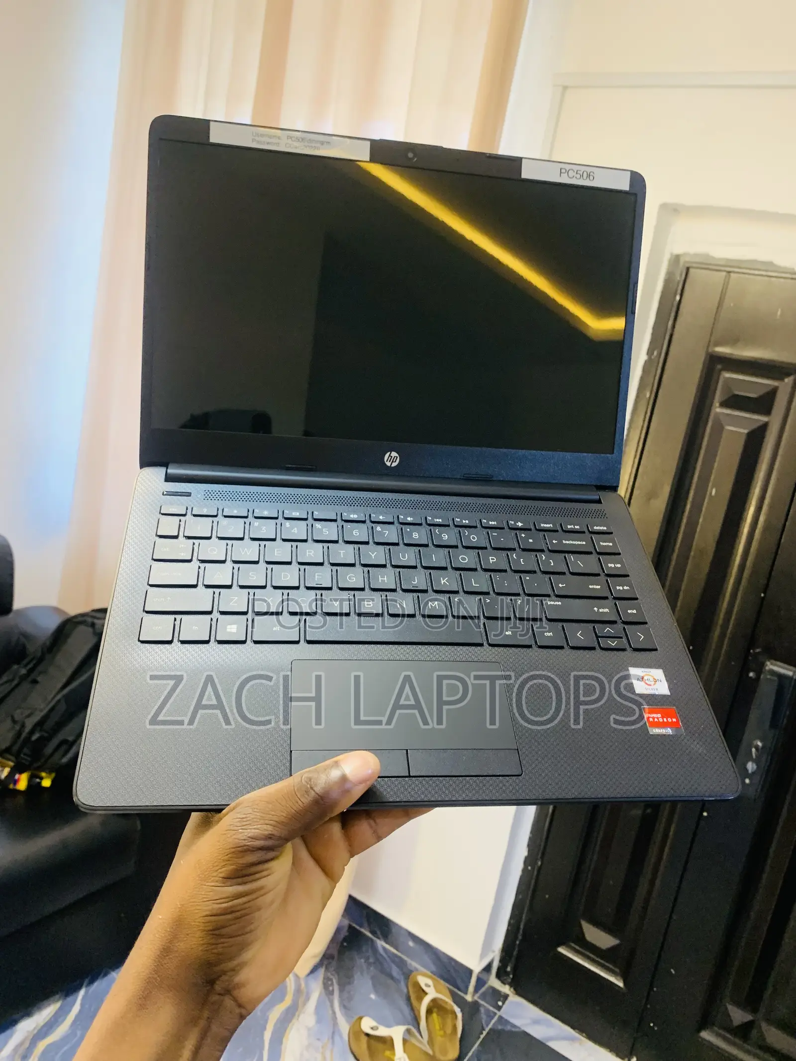 Laptop HP 14-Dq2031tg 4GB AMD HDD+SSD 128GB