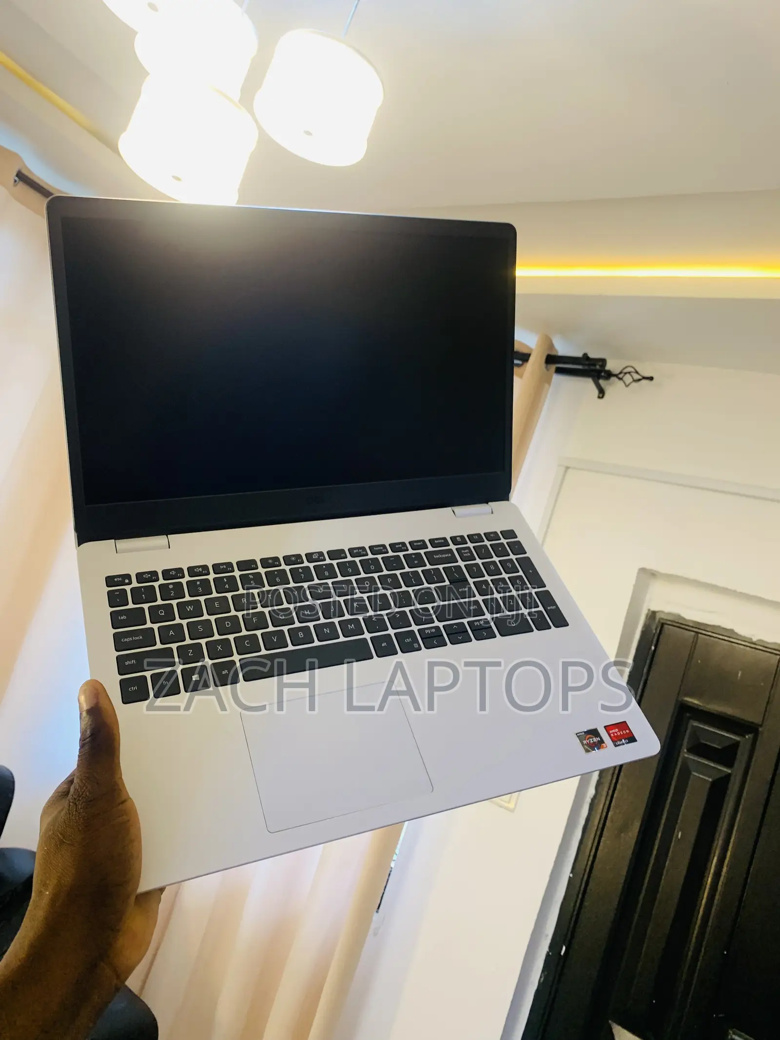 Laptop Dell 8GB AMD Ryzen 3 SSD 256GB