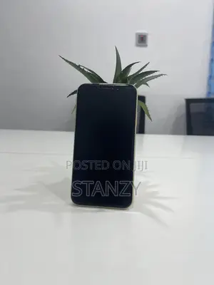 Apple iPhone XR 64 GB Yellow