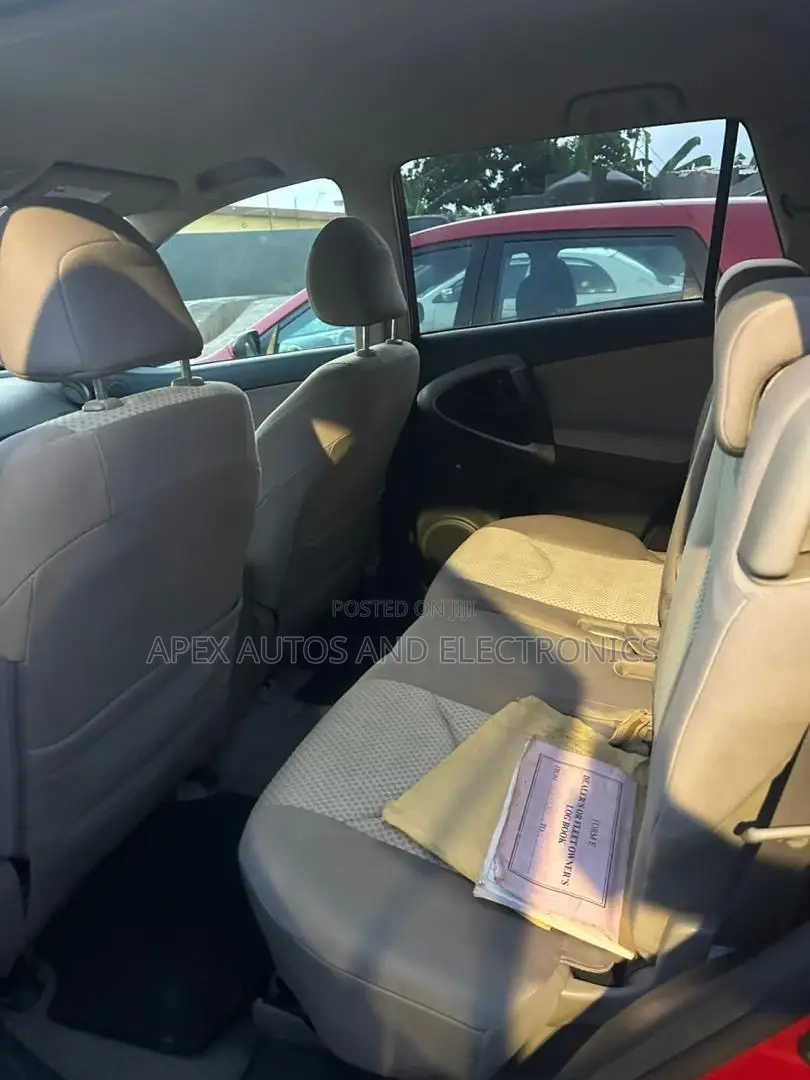 Toyota RAV4 4x4 2009 Red