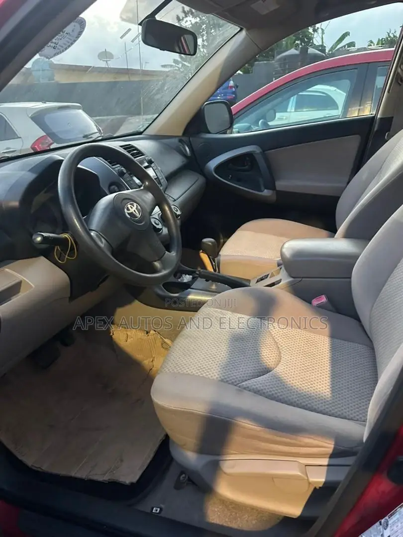 Toyota RAV4 4x4 2009 Red