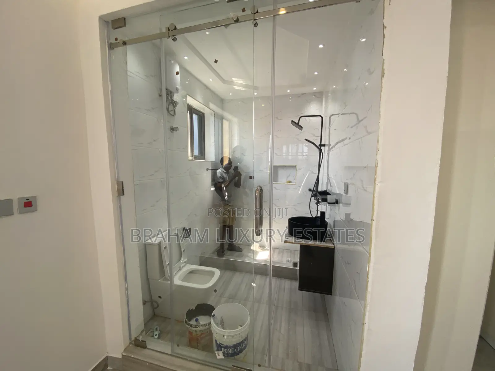 1bdrm Apartment in Braham Luxury, Spintex for rent