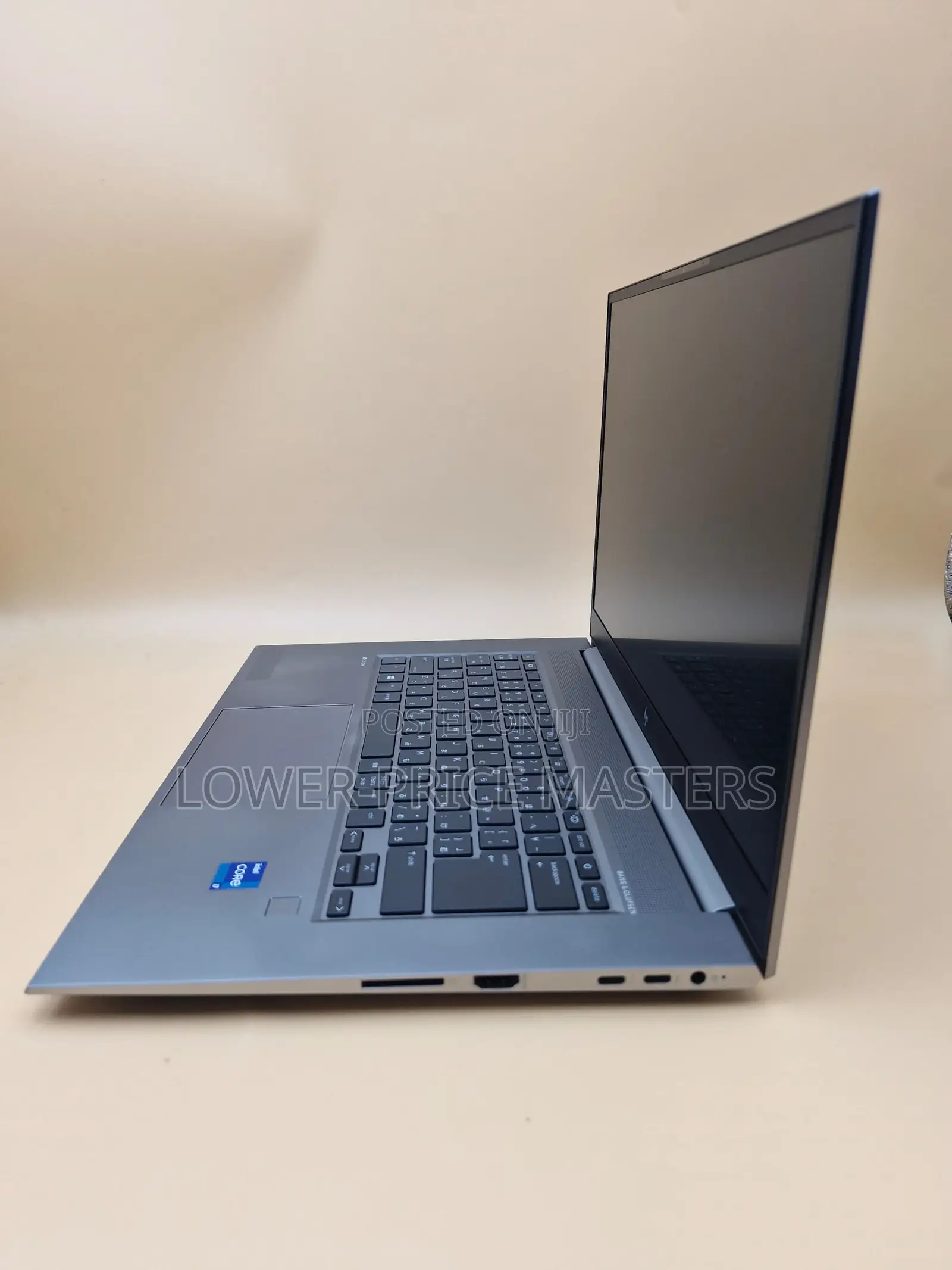 New Laptop HP ZBook Studio G8 32GB Intel Core I7 SSD 512GB