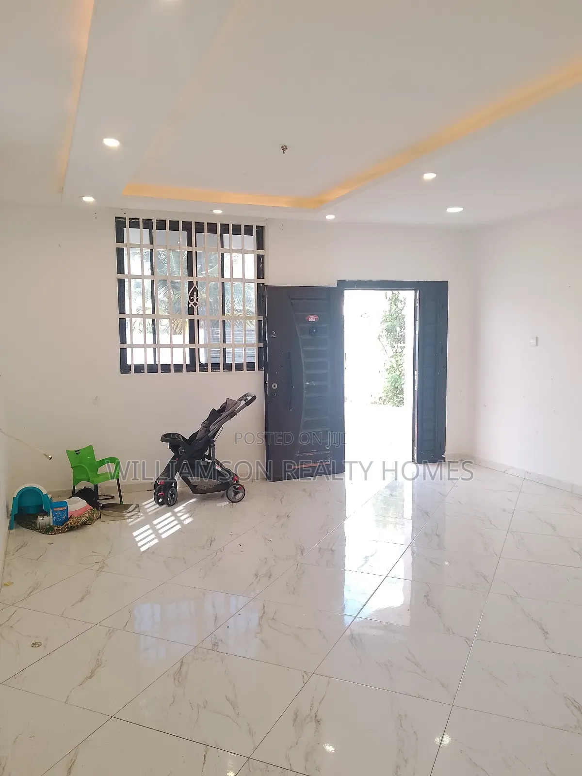 3bdrm Apartment in Community 18 Area, Spintex for rent