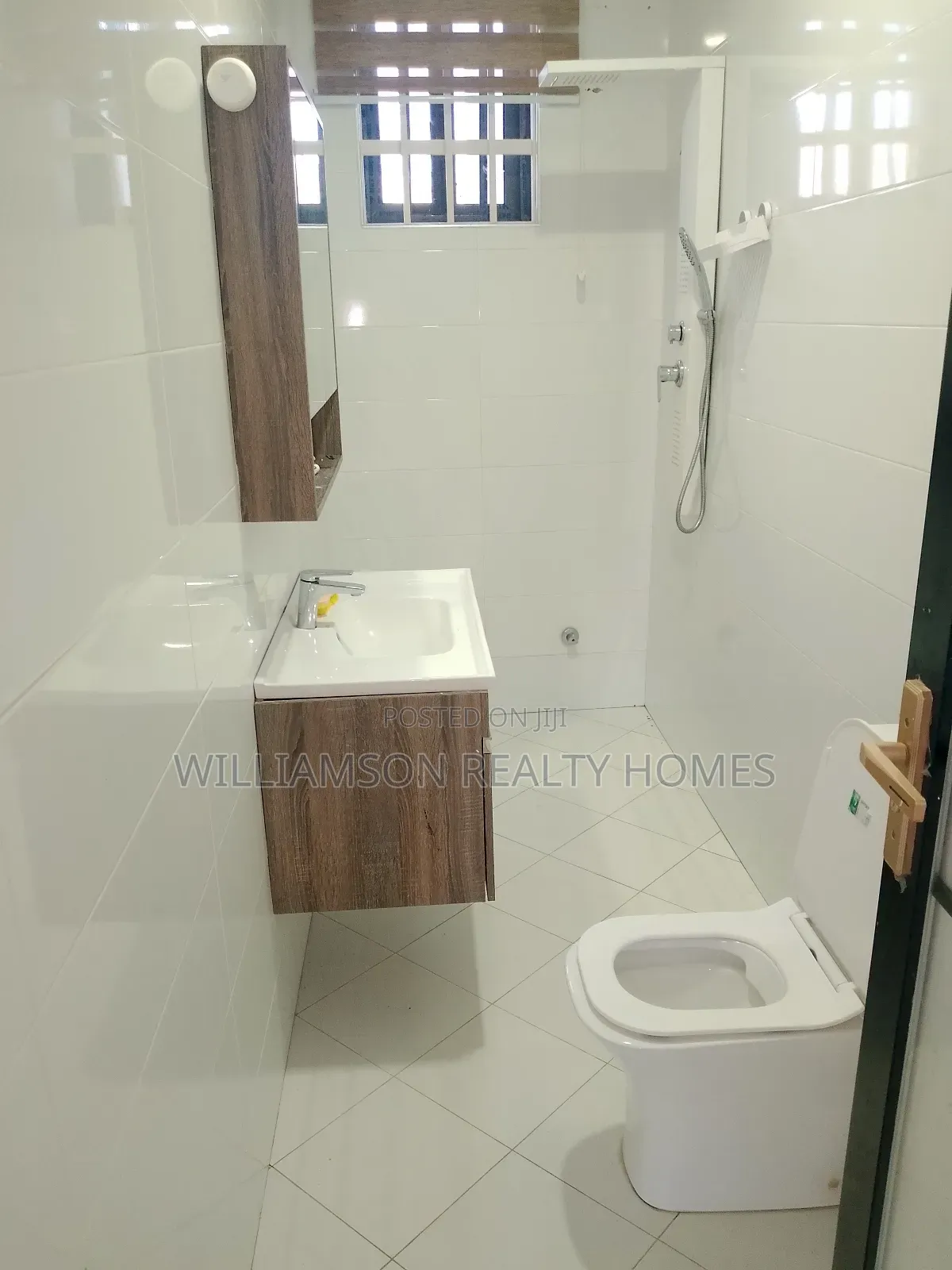 3bdrm Apartment in Community 18 Area, Spintex for rent
