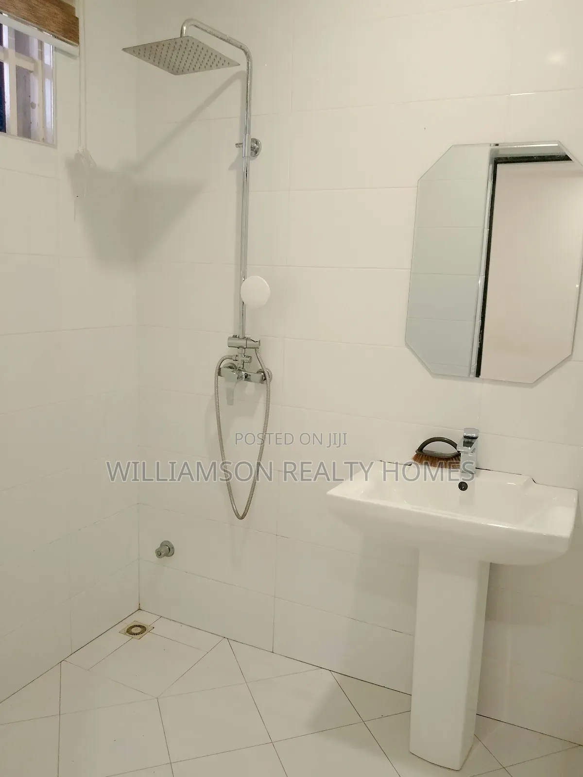 3bdrm Apartment in Community 18 Area, Spintex for rent
