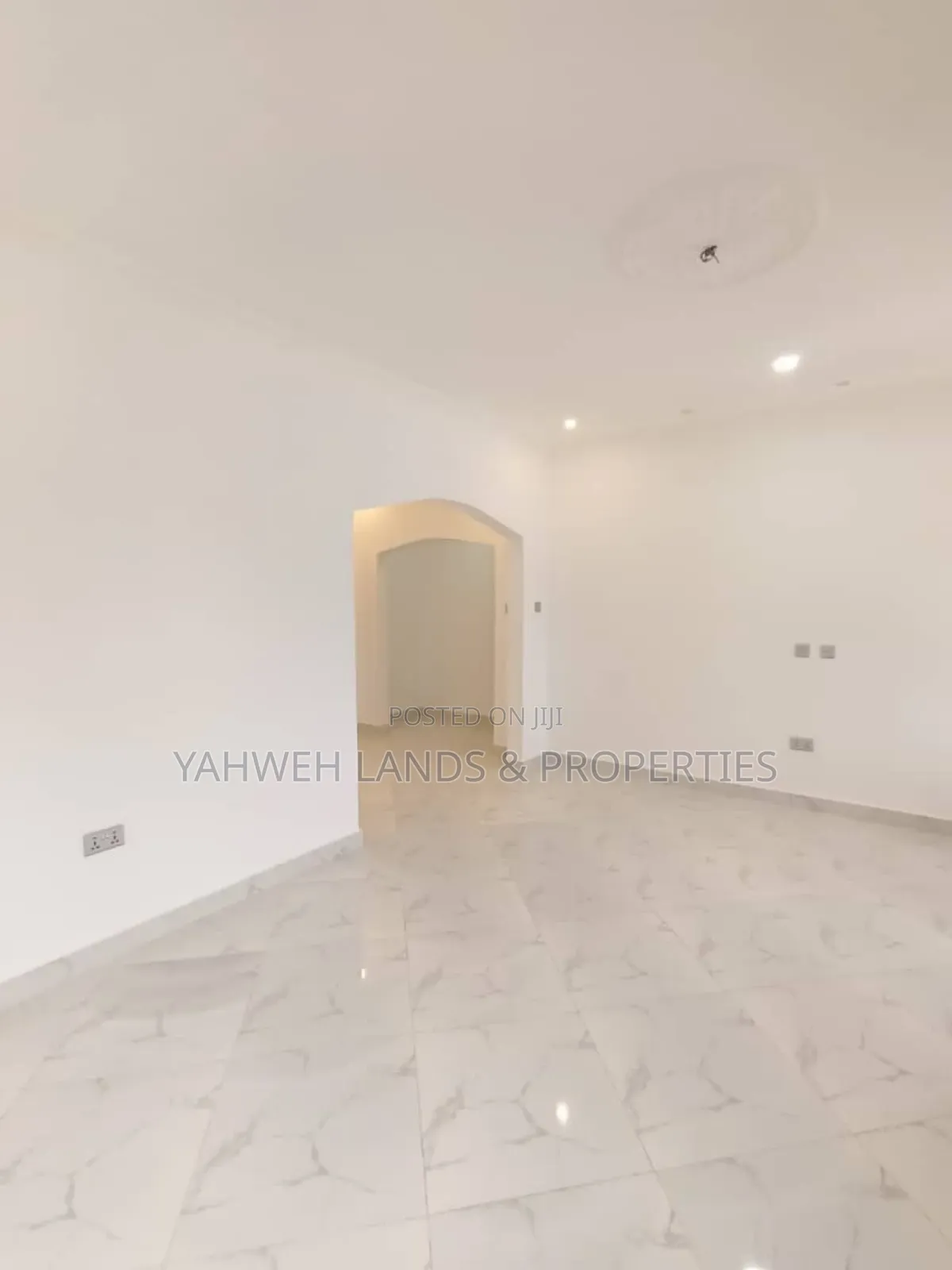 4bdrm House in Adenta for sale