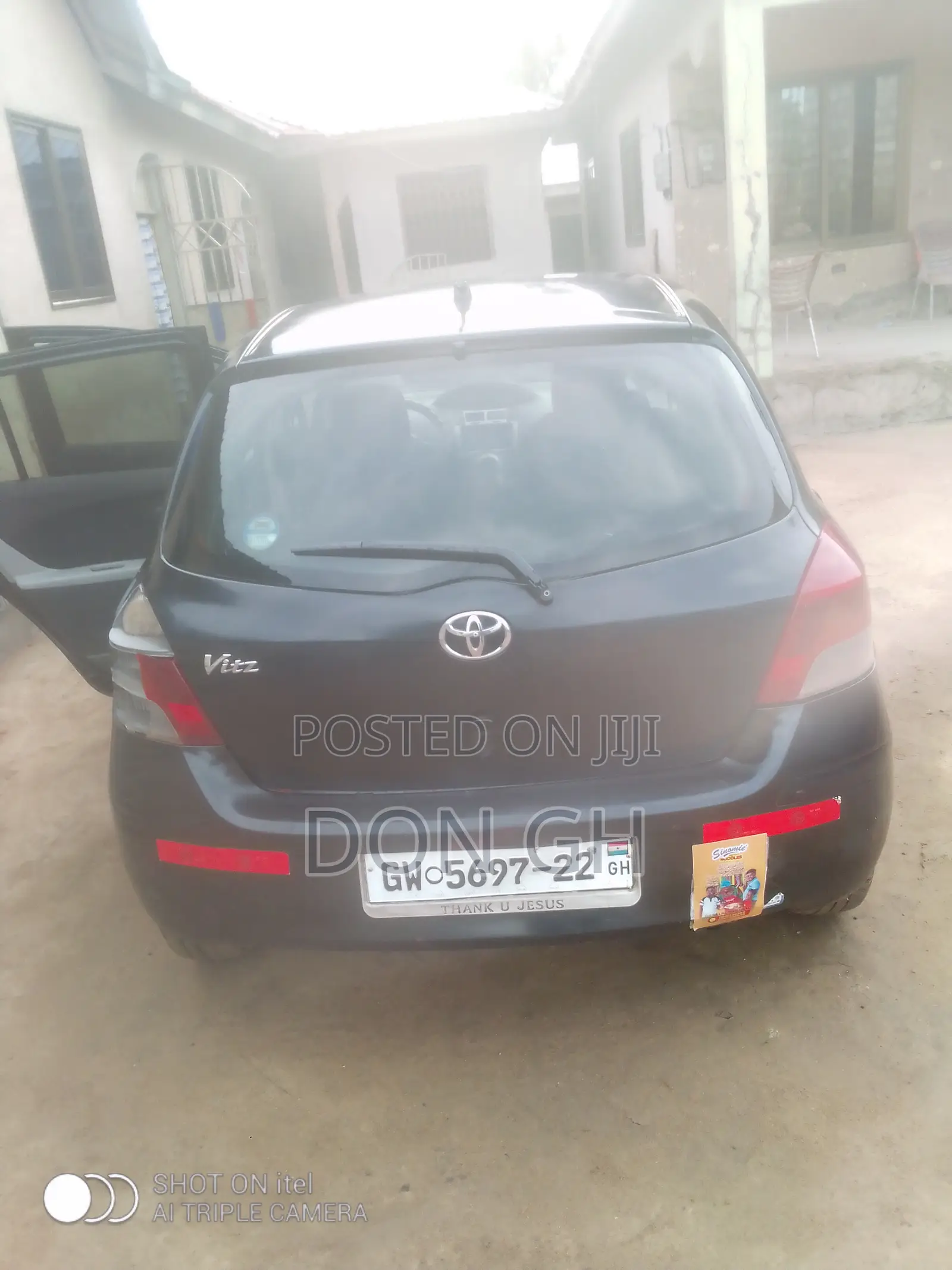 Toyota Vitz 2010 Black