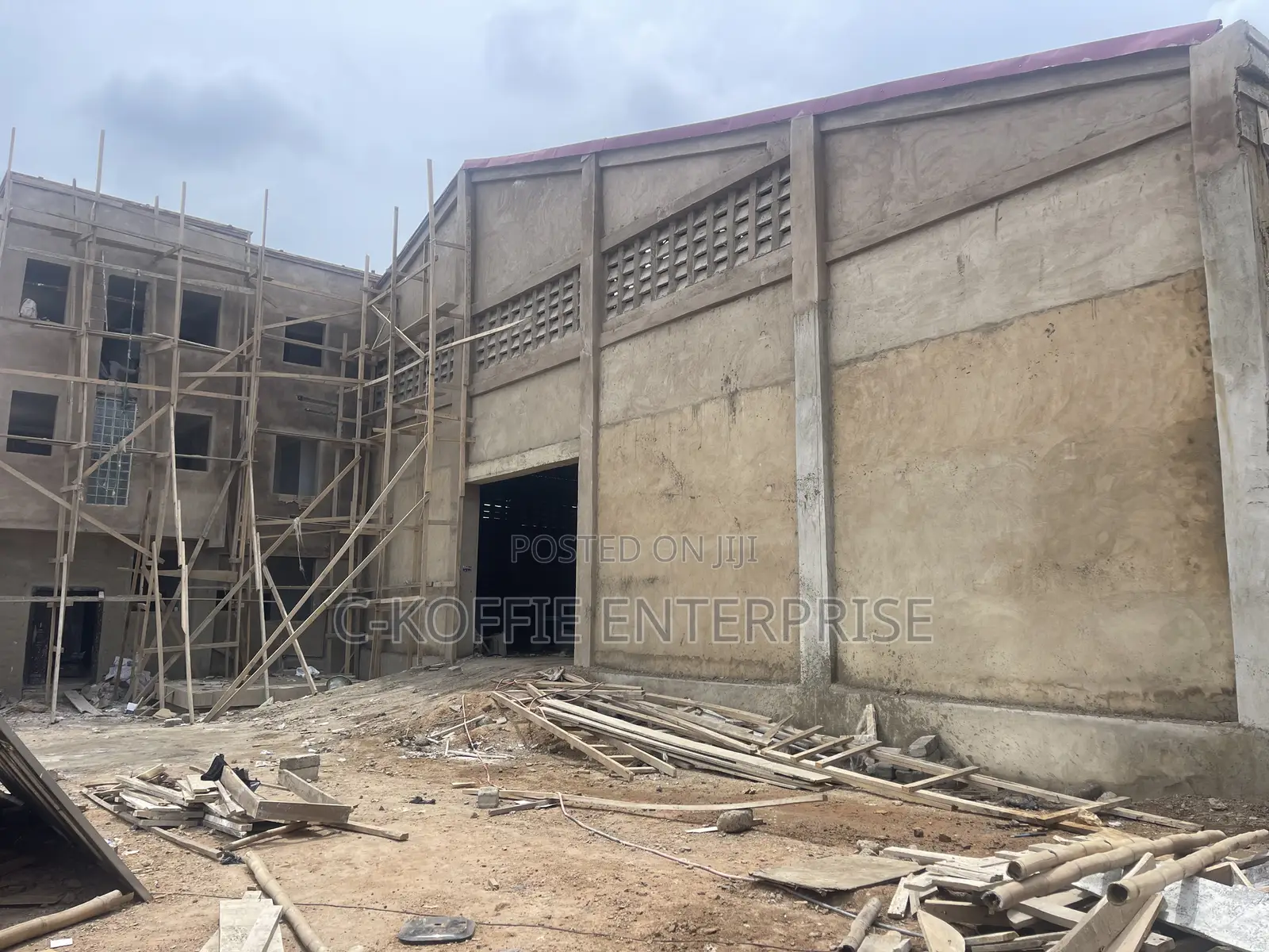 1200 SQM + 3bedrooms at Tantra for Rent