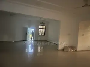 8bdrm Mansion in Dzorwulu for rent