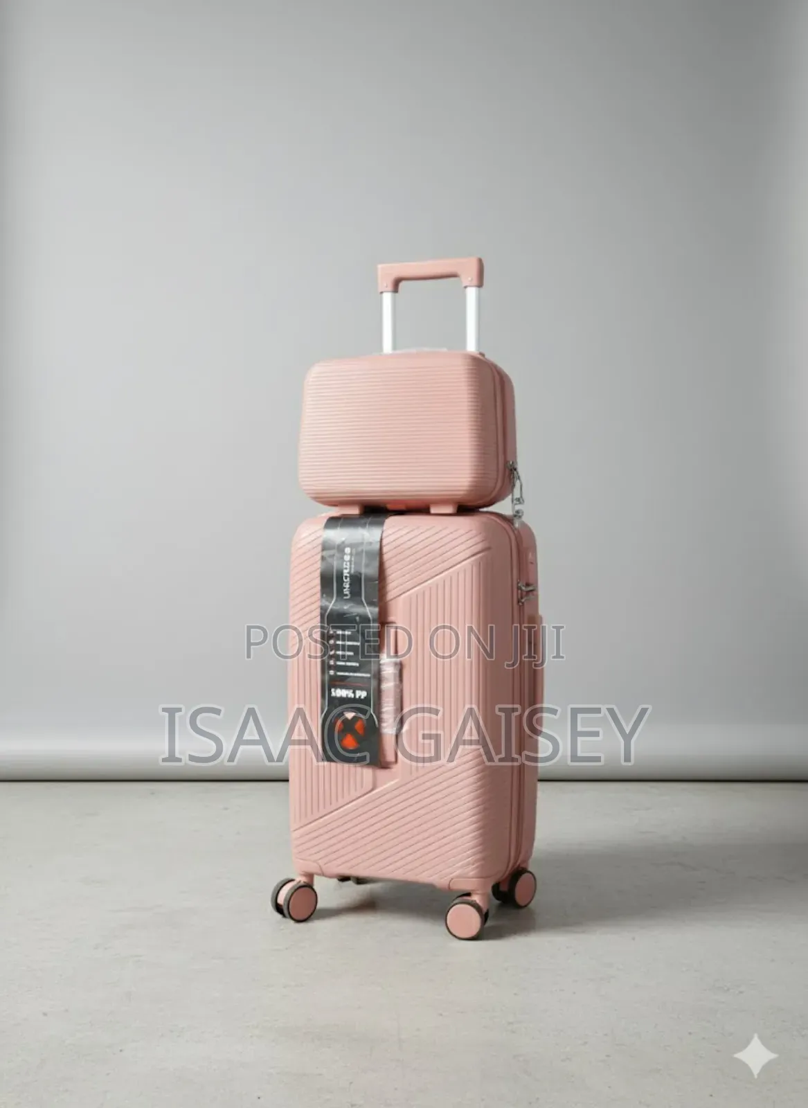 Two Set 20" Anticrake Luggages With Cosmetic Bag