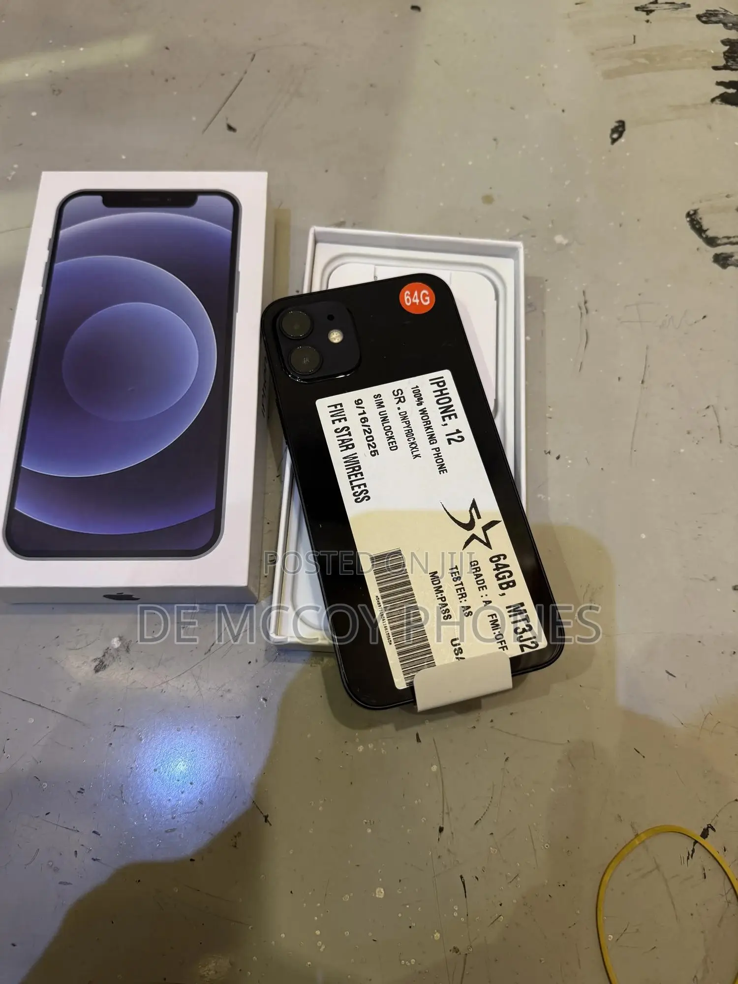 Apple iPhone 12 64 GB Black