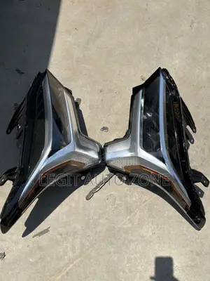 Toyota Tundra 2022,2023,2024,2025, Headlight Available