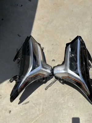 Toyota Tundra 2022,2023,2024,2025, Headlight Available