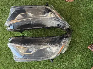Honda CRV 2017,2018,2019 Headlight Available