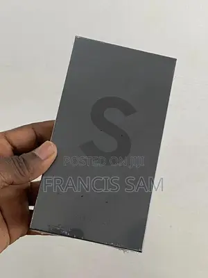 New Samsung Galaxy S22 5G 128 GB Black