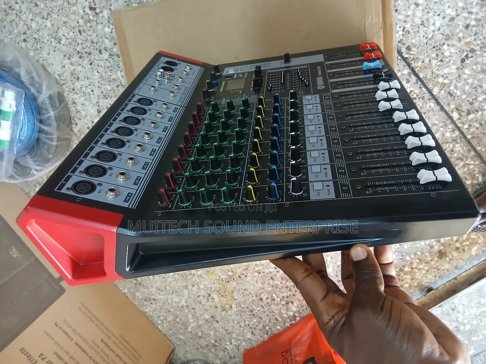 Yamaha Professional Mixer (Pm 8 Channels)