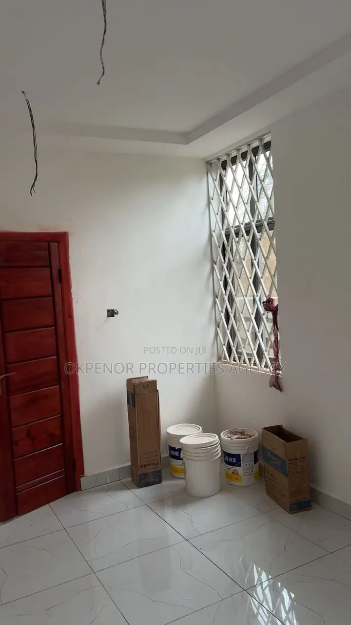 5bdrm House in Ablekuma, Accra Metropolitan for sale