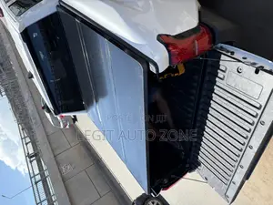 Toyota Tacoma 2023,2024,2025, Bucket Cover Available