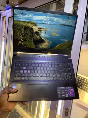 Laptop MSI Katana 15 16GB Intel Core I7 SSD 1T