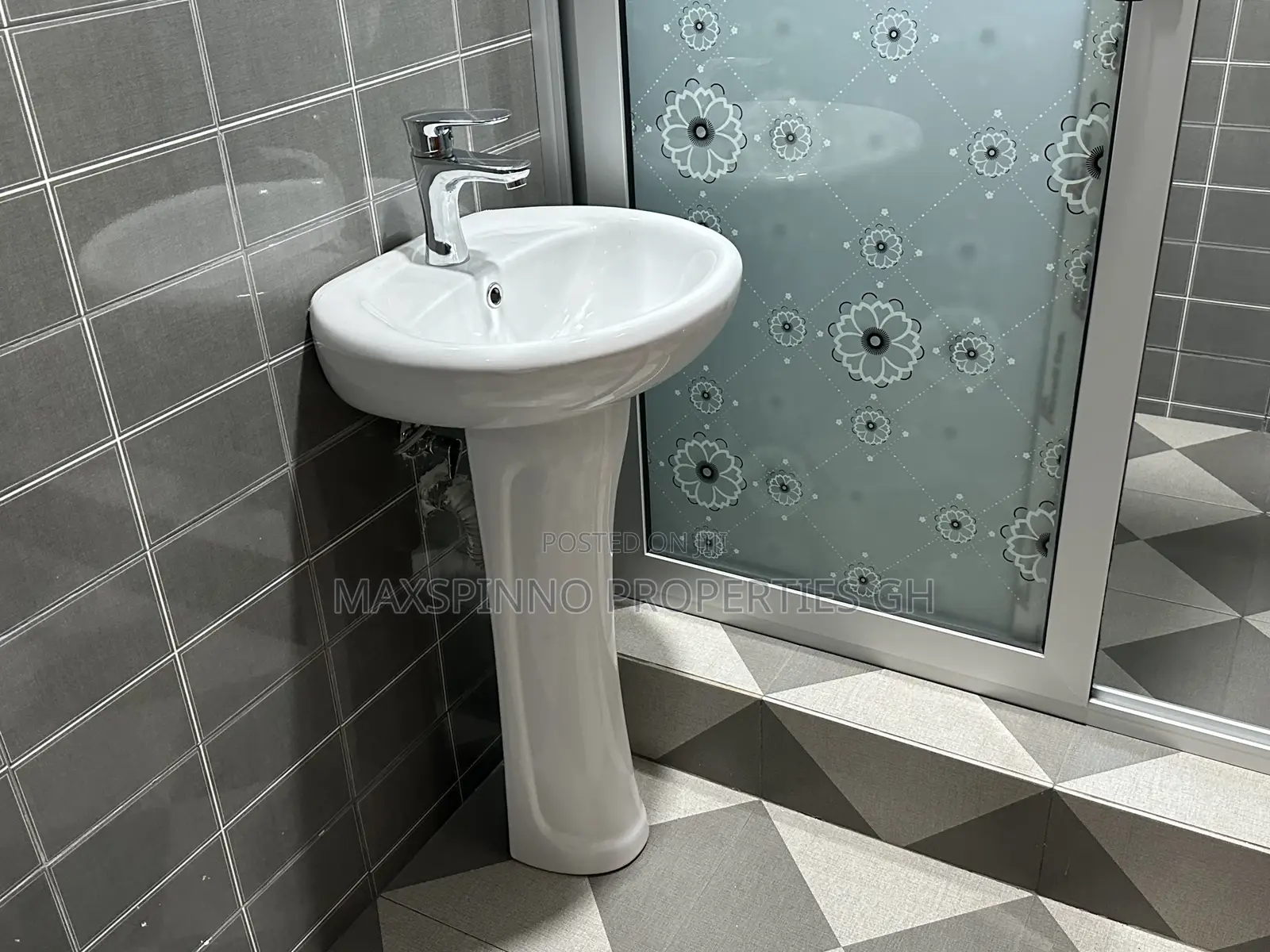 2bdrm Apartment in Maxspinno Properties, West Hills Mall Area for rent