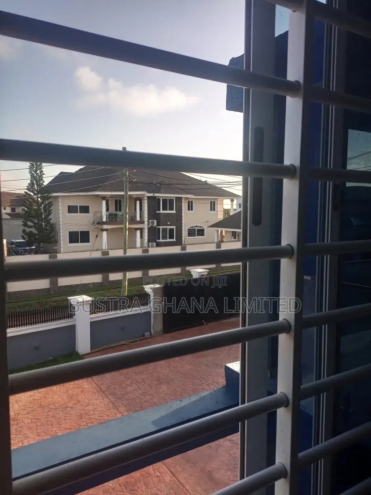 5bdrm Mansion in Sakumono Estate for sale