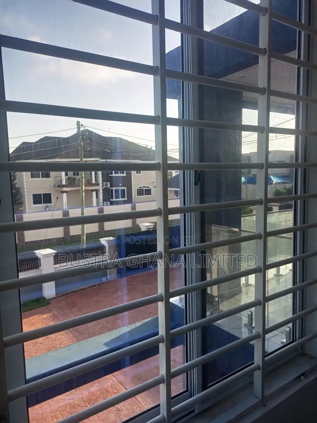 5bdrm Mansion in Sakumono Estate for sale