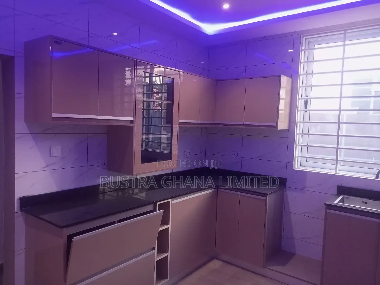 5bdrm Mansion in Sakumono Estate for sale