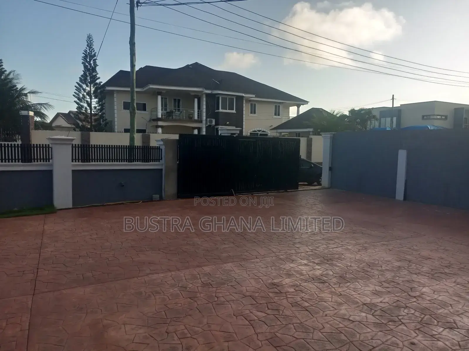 5bdrm Mansion in Sakumono Estate for sale