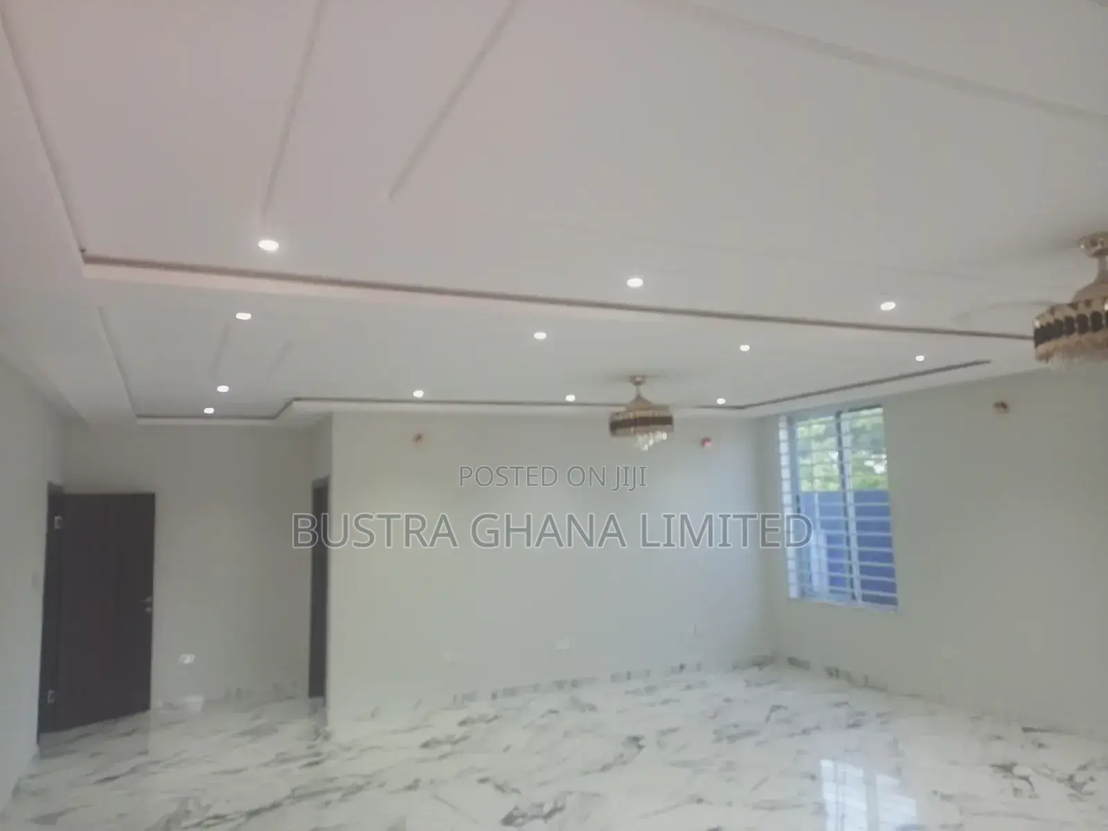 5bdrm Mansion in Sakumono Estate for sale