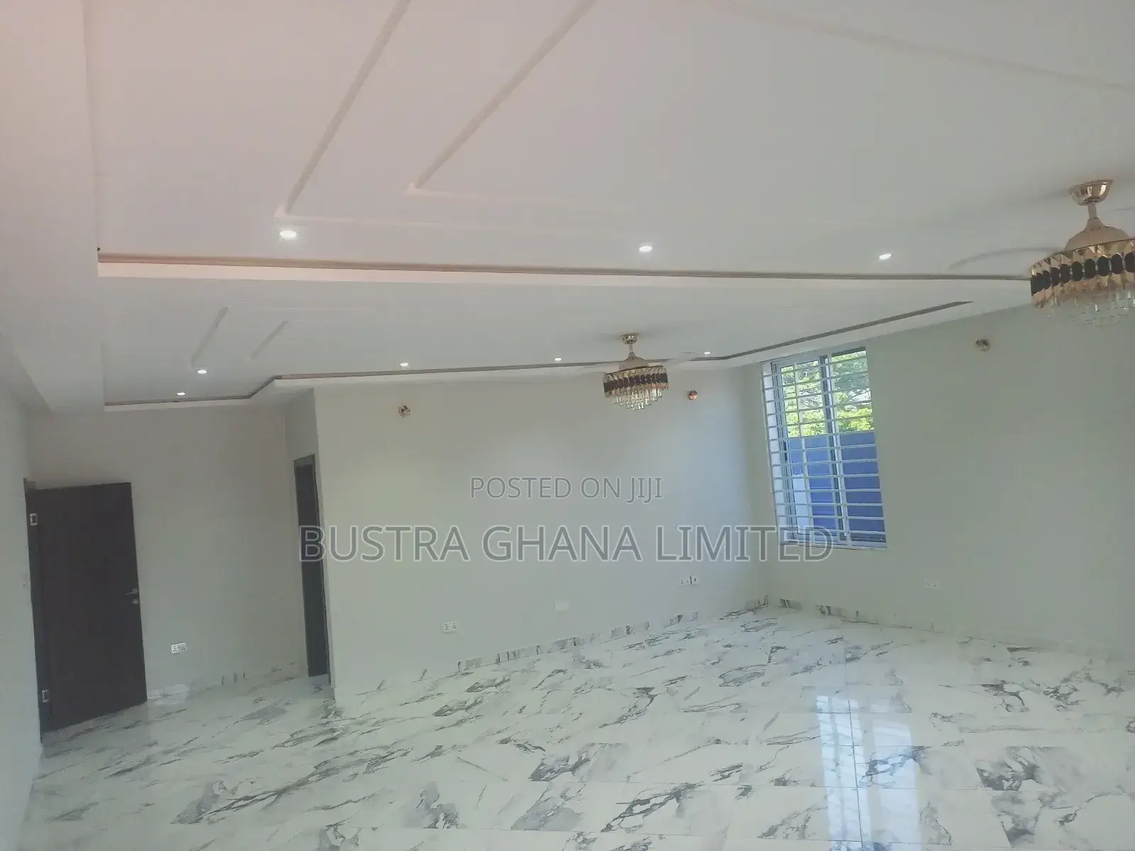 5bdrm Mansion in Sakumono Estate for sale