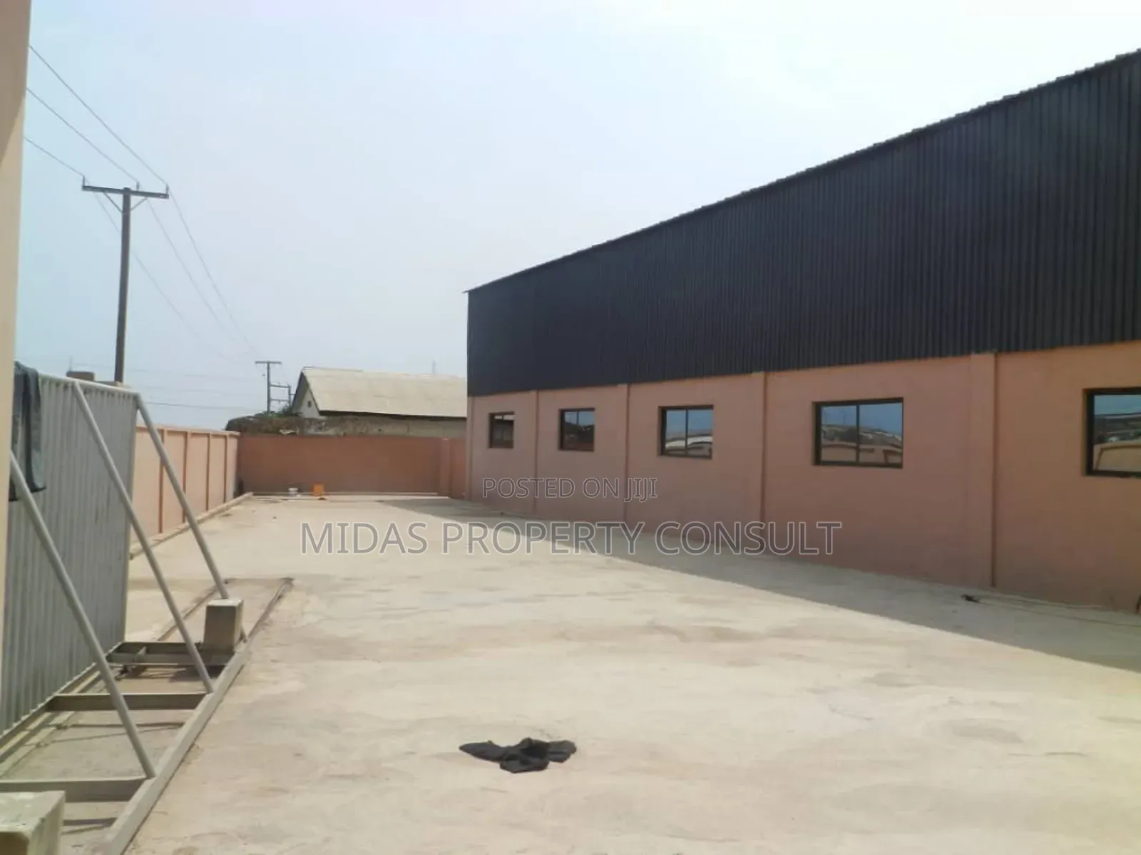 2500 SQM Warehouse and Offices for Sale at Tema Industrial Area.