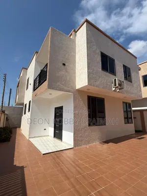 4bdrm Townhouse / Terrace in Right Propertied, Barrier for rent