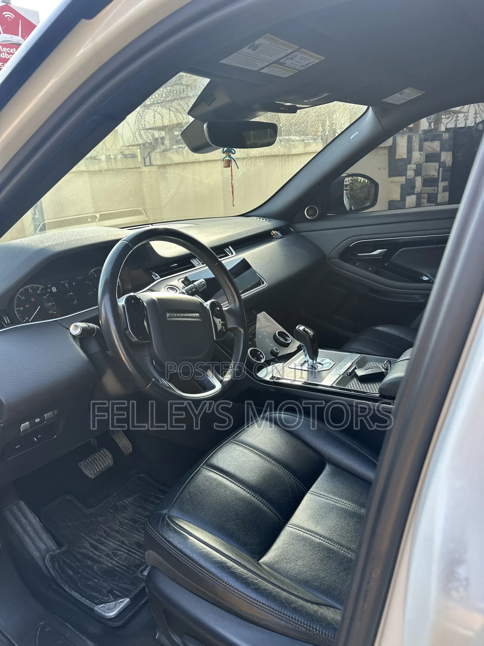 Land Rover Range Rover Evoque R-Dynamic SE AWD 2020 White