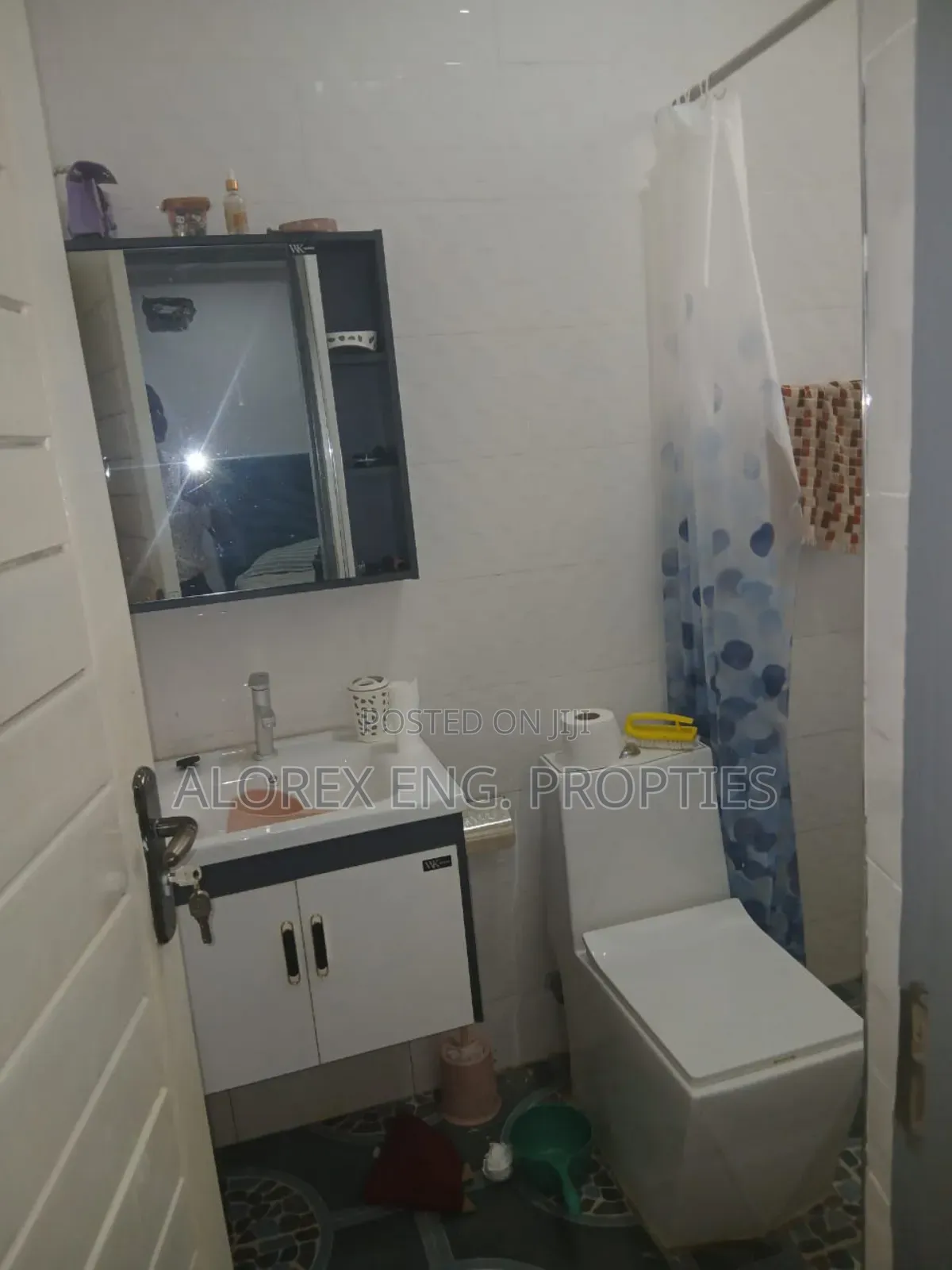 5bdrm House in Ayi Kuma, Dodowa for sale