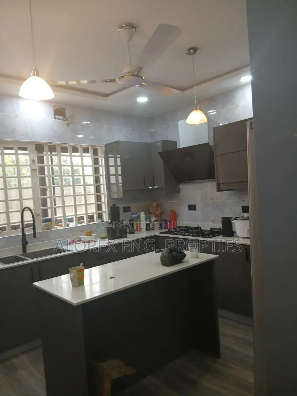 5bdrm House in Ayi Kuma, Dodowa for sale